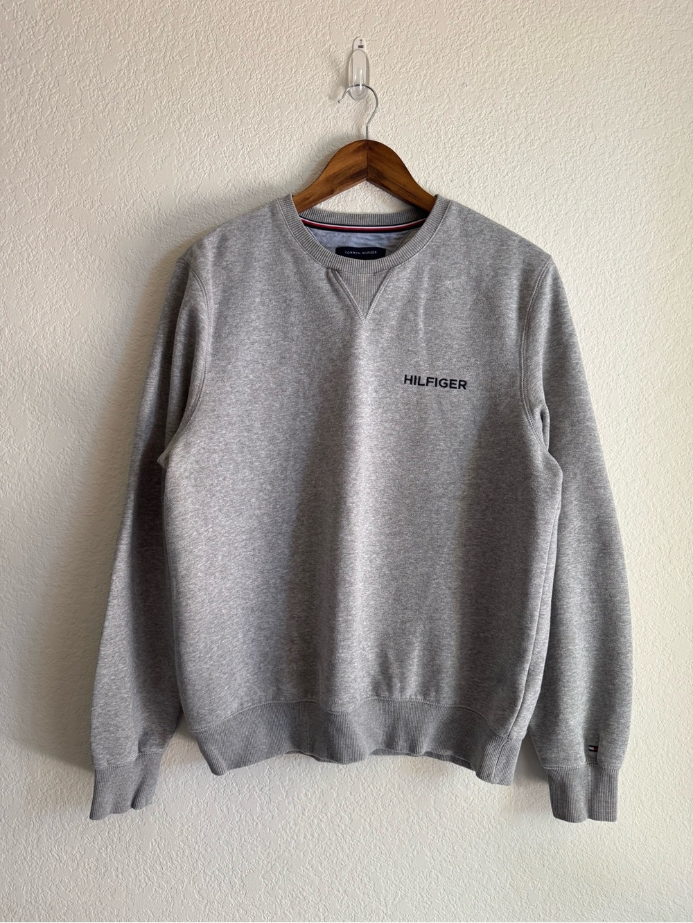 Tommy Hilfiger Men’s M Gray Embroidered Logo Crewneck Sweatshirt